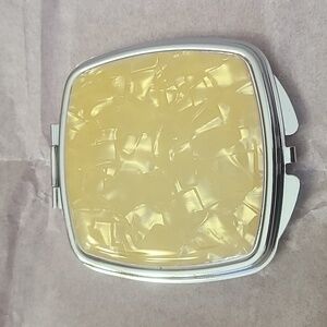 Compact mirror with faux mother of pearl accent-NEW